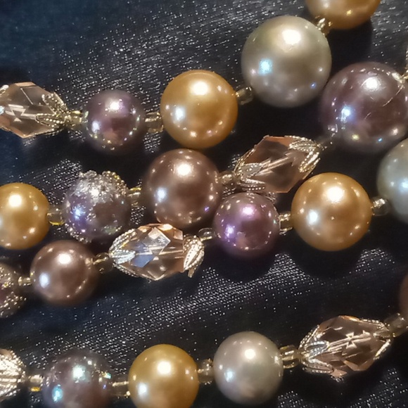 Vintage opalescent faux pearl and crystal cut glass 4 layers necklace - Picture 4 of 11